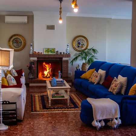 Alojamiento Rural Las Acacias 카브라 외부 사진