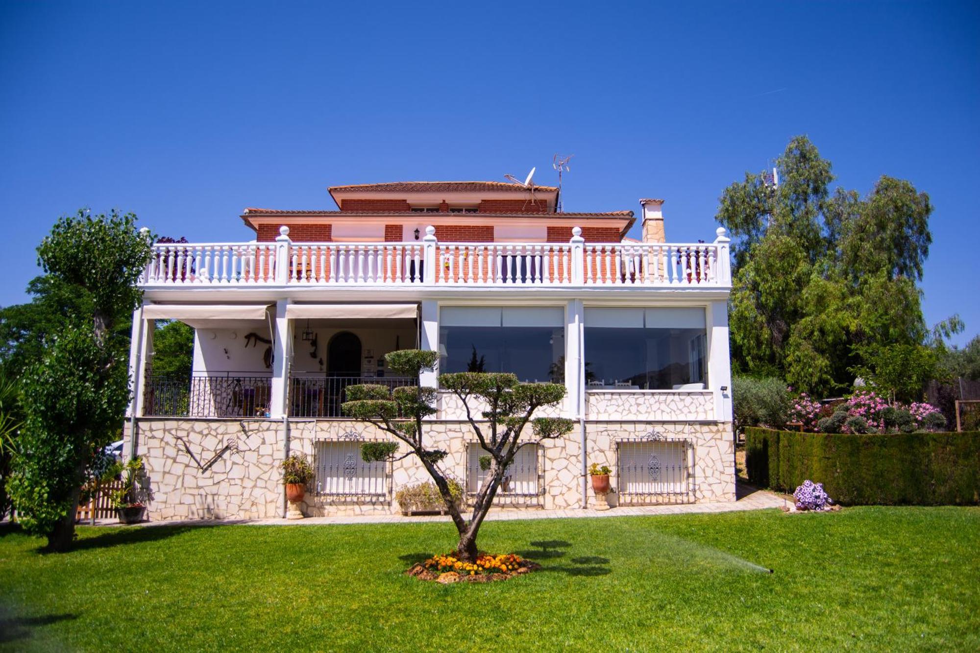Alojamiento Rural Las Acacias 카브라 외부 사진